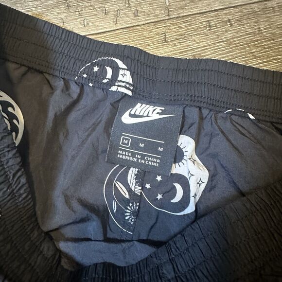 NIKE ying yang pattern size Running Shorts Rare Medium - Picture 4 of 4